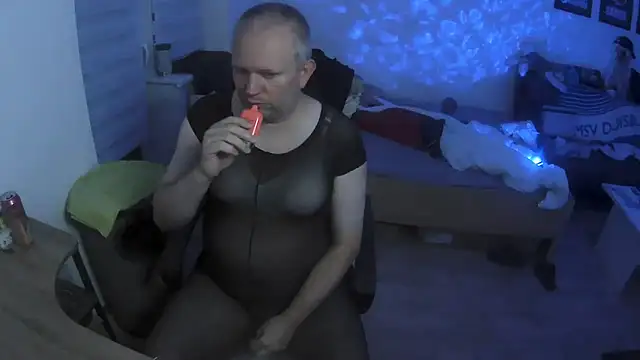 ShyBoy1982 online show from 09/27/25, 10:15