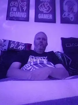 ShyBoy1982 online show from 10/18/25, 09:15