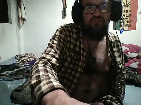 Snapshot of LECHEBALLS chatting on 10/17/25, 04:04 LECHEBALLS online show from 10/17/25, 04:04