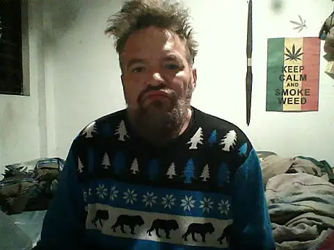 Snapshot of LECHEBALLS chatting on 12/17/25, 10:10 LECHEBALLS online show from 12/17/25, 10:10