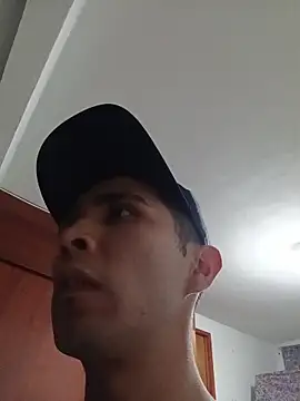 jperezofficial1 online show from 11/28/25, 02:58