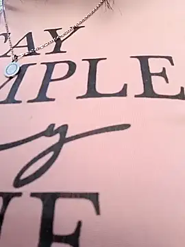 Leslly  online show from 12/22/24, 10:04