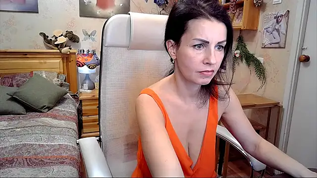 Kendra Mom online show from 02/22/25, 05:46