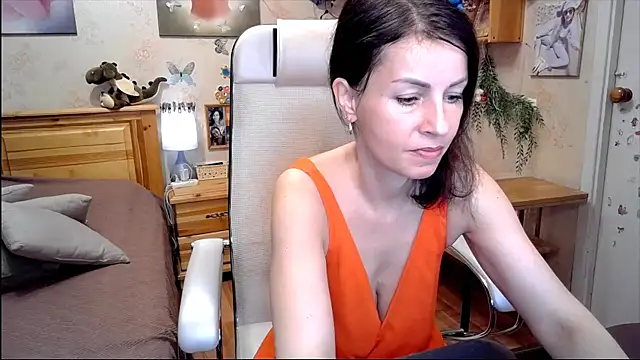 Kendra Mom online show from 05/18/26, 10:10