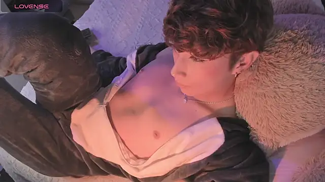 Snapshot of AdamDayt chatting on 02/07/25, 03:34 AdamDayt online show from 02/07/25, 03:34