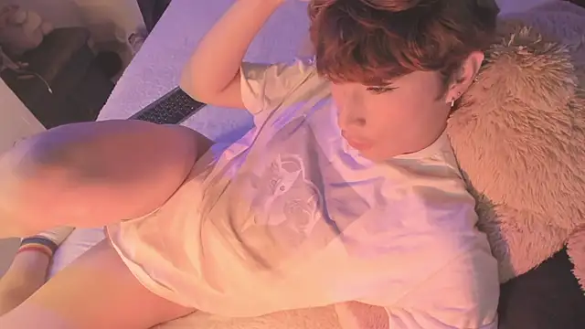 Snapshot of AdamDayt chatting on 03/17/25, 01:24 AdamDayt online show from 03/17/25, 01:24