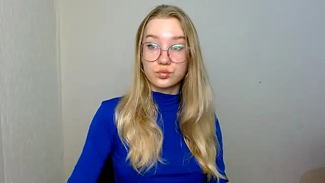 cindi hot online show from 11/26/25, 09:10