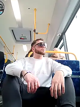 Snapshot of 1ninefellababy chatting on 03/09/25, 12:53 1ninefellababy online show from 03/09/25, 12:53