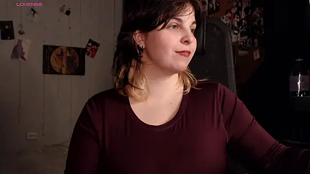 Saya sweet online show from 12/17/25, 09:10