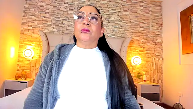 Gina Myers online show from 10/01/25, 12:22