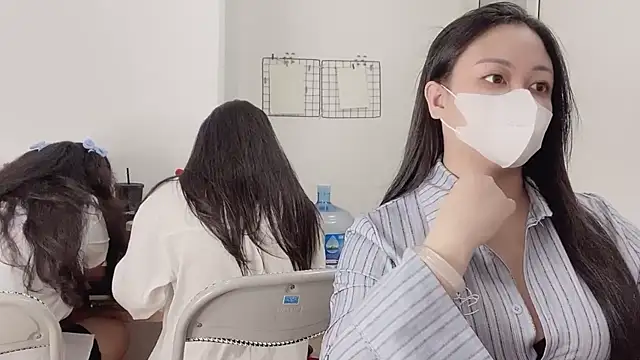 Snapshot of Bamboo_Swetie chatting on 10/12/25, 01:54 Bamboo Swetie online show from 10/12/25, 01:54