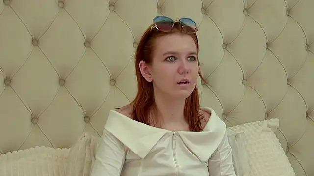 LessySmith online show from 03/18/25, 01:10