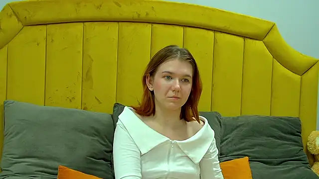 LessySmith online show from 10/21/25, 04:24