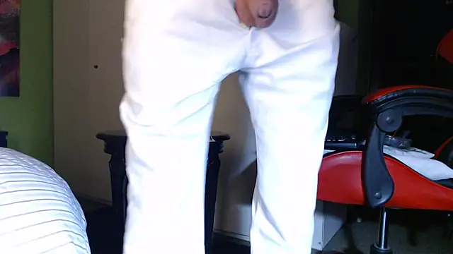 Snapshot of MASTERMONEY chatting on 12/04/24, 02:31 MASTERMONEY online show from 12/04/24, 02:31