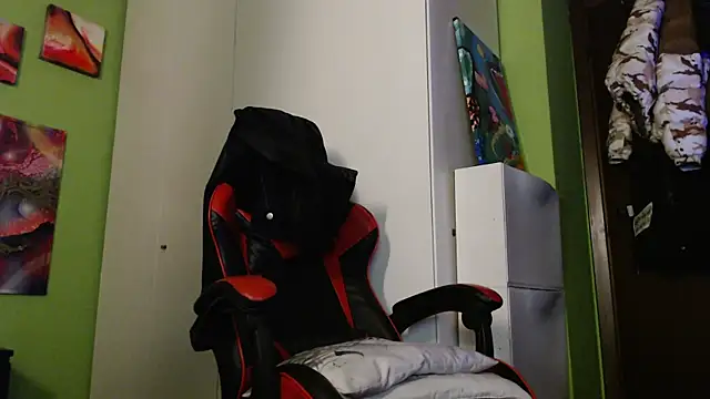 Snapshot of MASTERMONEY chatting on 12/12/24, 12:27 MASTERMONEY online show from 12/12/24, 12:27