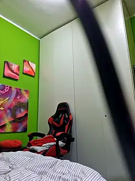 Snapshot of MASTERMONEY chatting on 12/13/24, 06:49 MASTERMONEY online show from 12/13/24, 06:49