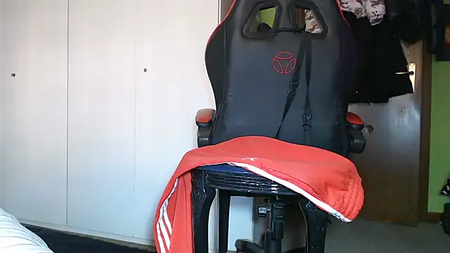 Snapshot of MASTERMONEY chatting on 12/16/24, 11:22 MASTERMONEY online show from 12/16/24, 11:22