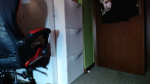 Snapshot of MASTERMONEY chatting on 01/01/25, 11:18 MASTERMONEY online show from 01/01/25, 11:18