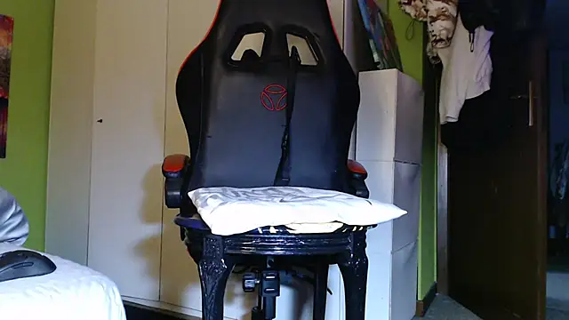 Snapshot of MASTERMONEY chatting on 02/05/25, 05:42 MASTERMONEY online show from 02/05/25, 05:42