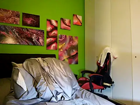 Snapshot of MASTERMONEY chatting on 09/09/25, 09:47 MASTERMONEY online show from 09/09/25, 09:47