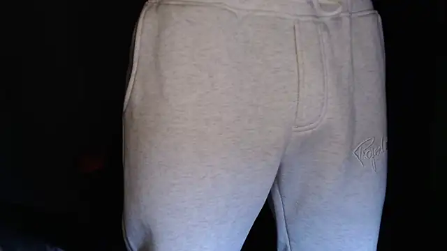 Snapshot of MASTERMONEY chatting on 10/13/25, 08:31 MASTERMONEY online show from 10/13/25, 08:31