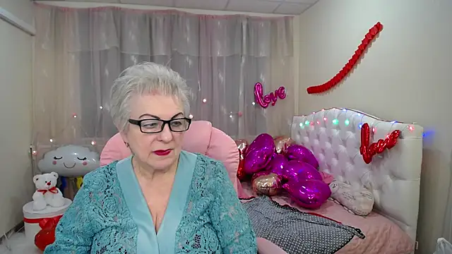 KayleSmoll online show from 02/01/25, 04:46