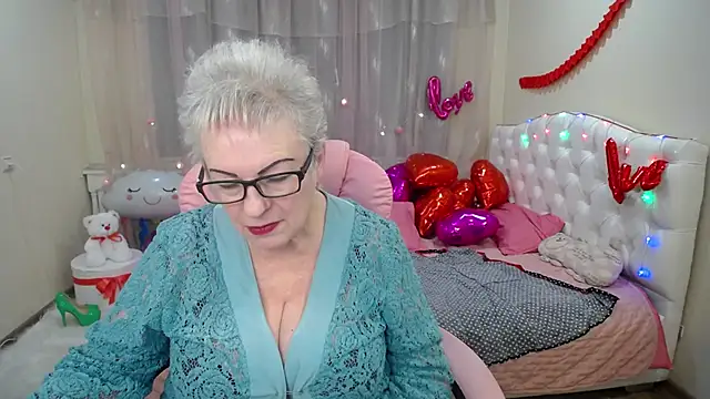 KayleSmoll online show from 02/08/25, 04:36