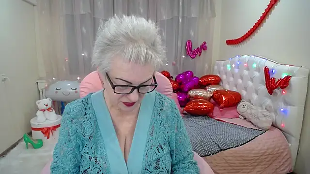 KayleSmoll online show from 02/09/25, 04:25