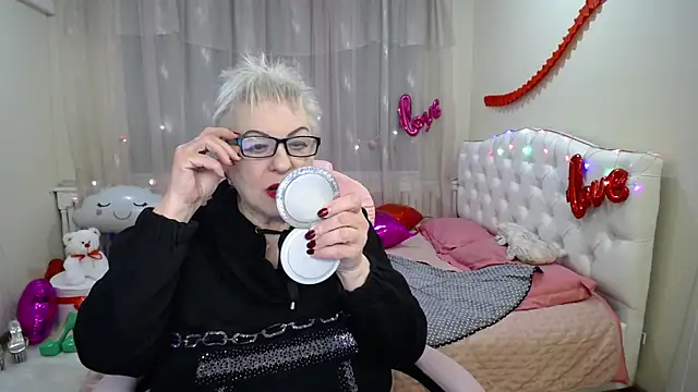 KayleSmoll online show from 02/19/25, 04:55