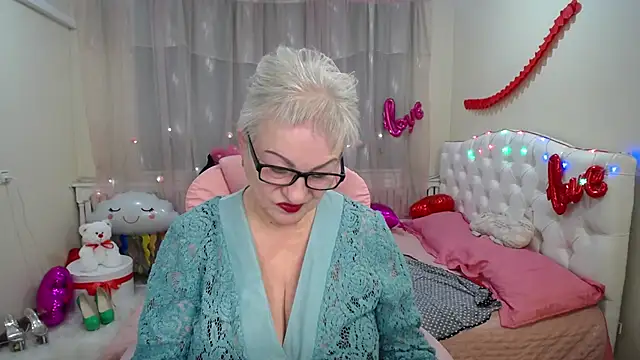 KayleSmoll online show from 03/04/25, 07:32
