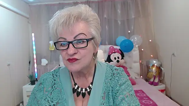 Snapshot of KayleSmoll chatting on 09/17/25, 06:31 KayleSmoll online show from 09/17/25, 06:31