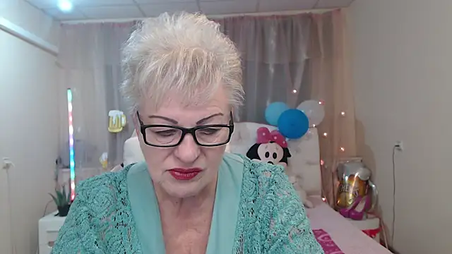 Snapshot of KayleSmoll chatting on 09/27/25, 06:24 KayleSmoll online show from 09/27/25, 06:24