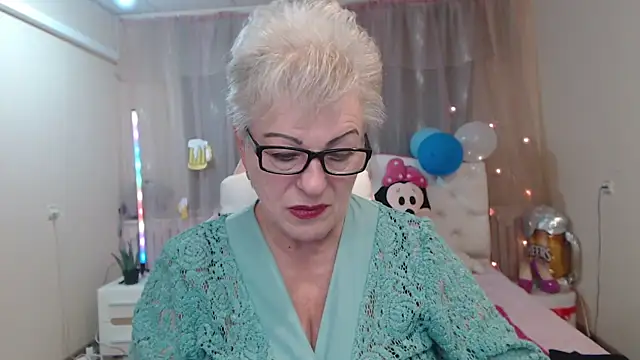 Snapshot of KayleSmoll chatting on 09/28/25, 06:24 KayleSmoll online show from 09/28/25, 06:24