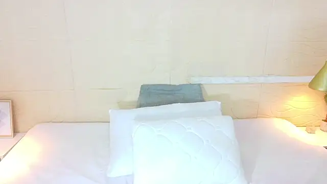 Shamiraa moore online show from 10/20/25, 08:20