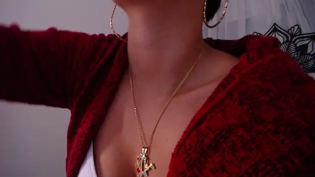 MarianaSanz online show from 12/15/24, 12:28