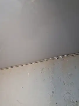 Kloemoretti online show from 10/20/25, 12:22