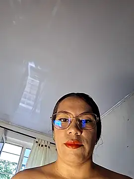 Kloemoretti online show from 10/21/25, 09:26