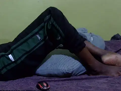 Snapshot of QUEEN-LIZ chatting on 12/02/25, 06:03 QUEEN-LIZ online show from 12/02/25, 06:03