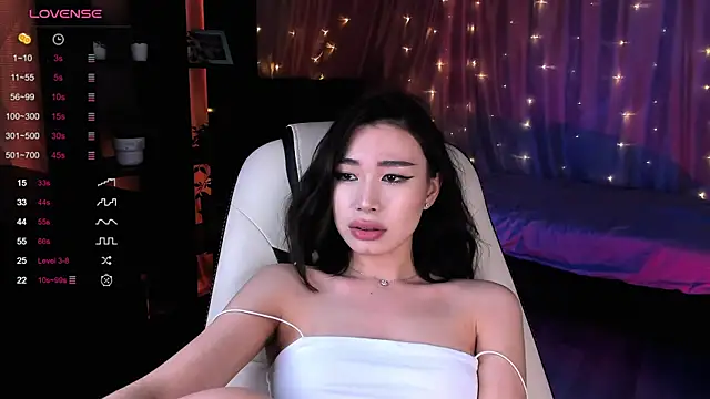 Snapshot of sensualily chatting on 12/27/24, 12:39 sensualily online show from 12/27/24, 12:39