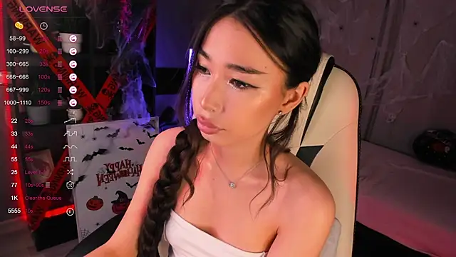 sensualily online show from 10/28/25, 01:36