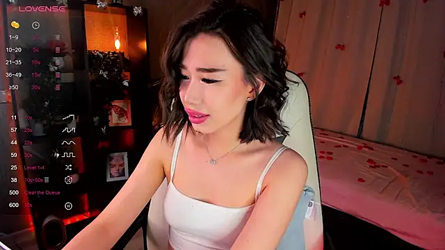 Snapshot of sensualily chatting on 02/28/26, 04:19 sensualily online show from 02/28/26, 04:19