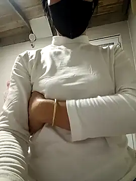 YunLem online show from 02/10/25, 02:41