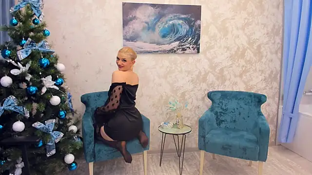 SelenaeMoore online show from 12/17/24, 01:50