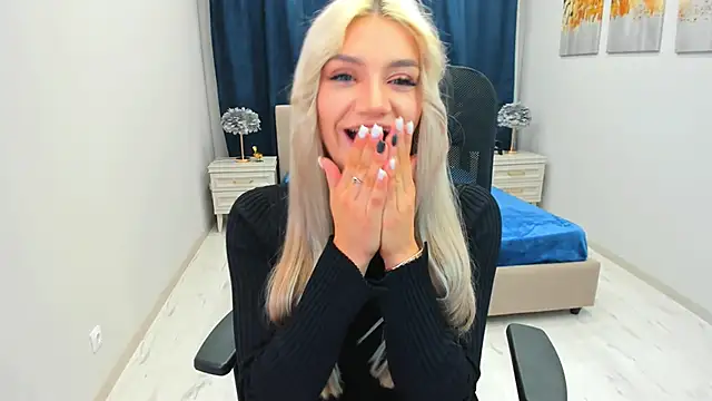 SelenaeMoore online show from 01/08/25, 11:32