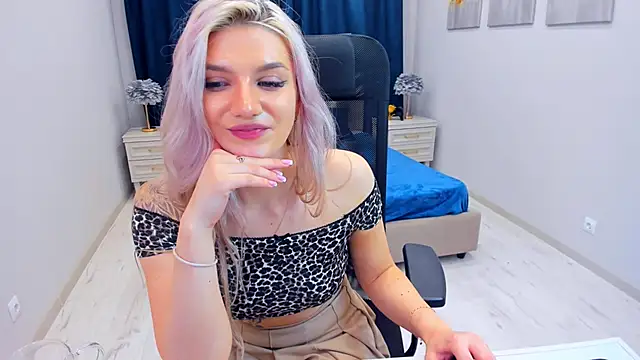 SelenaeMoore online show from 01/14/25, 06:49