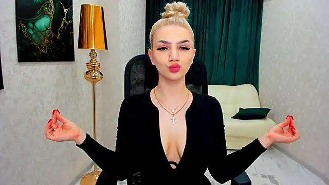 SelenaeMoore online show from 02/24/25, 07:19