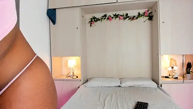 KendallRosse1 online show from 06/17/26, 12:29