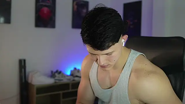 Snapshot of Hazzan_Velez chatting on 09/20/25, 02:01 Hazzan Velez online show from 09/20/25, 02:01