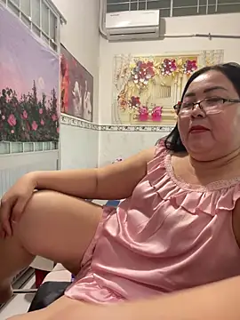 Snapshot of NDith chatting on 03/30/26, 10:49 NDith online show from 03/30/26, 10:49