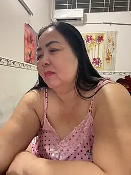 Snapshot of NDith chatting on 04/03/26, 02:15 NDith online show from 04/03/26, 02:15